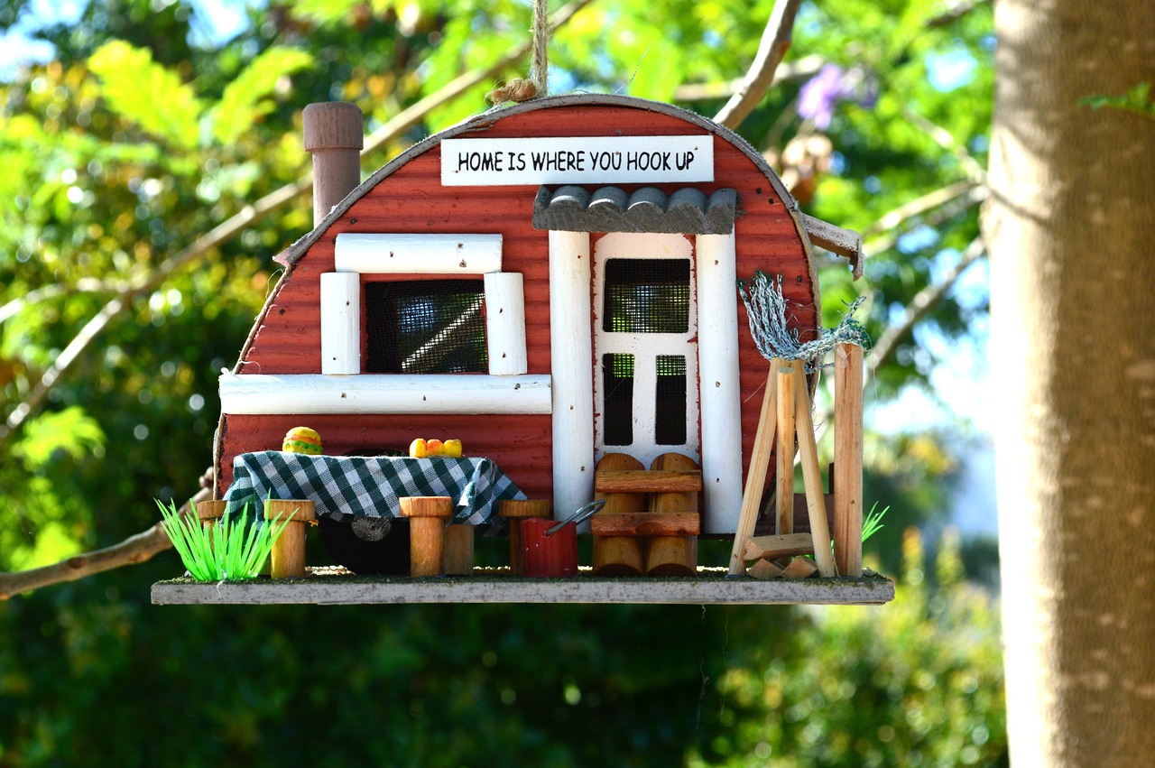 How to Build a DIY Birdhouse for Your Garden